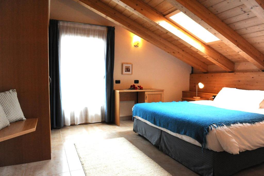 Aparthotel Chalet Tea Da Bondi Livigno Zimmer foto